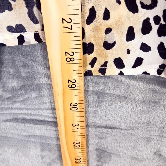 Suitsme Shirt Womens Small Leopard Animal Print 100% Silk Button Front Blouse - Picture 6 of 9